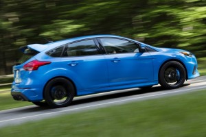 The all-new 2016 Focus RSâs dynamic side profile is emphasized by sculptured rocker panels and bold wheel lips that house a choice of multi-spoke 19-inch RS alloy wheels, including the high-performance, lightweight forged design finished in low-gloss black that offers enhanced strength and impact resistance.